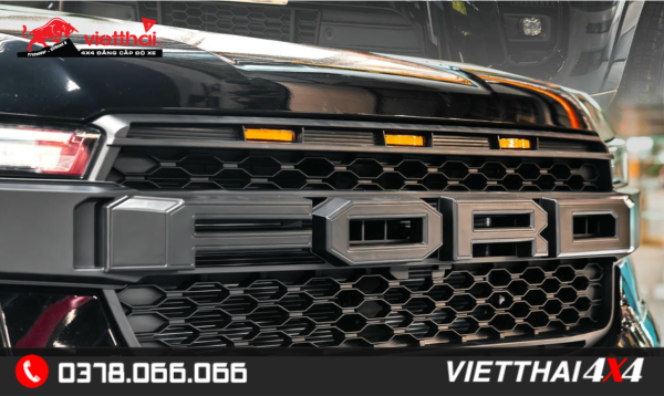 Top Phụ Kiện Ford Everest Được Ưa Chuộng Nhất 2025 2 mat-ca-lang-chu-ford-cho-ford-everest